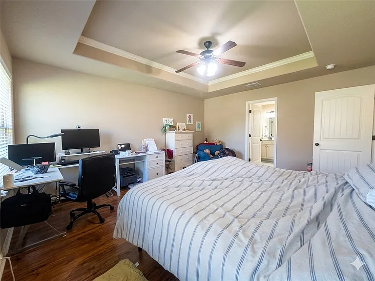 4206 Carnes Ct S — Photo 10