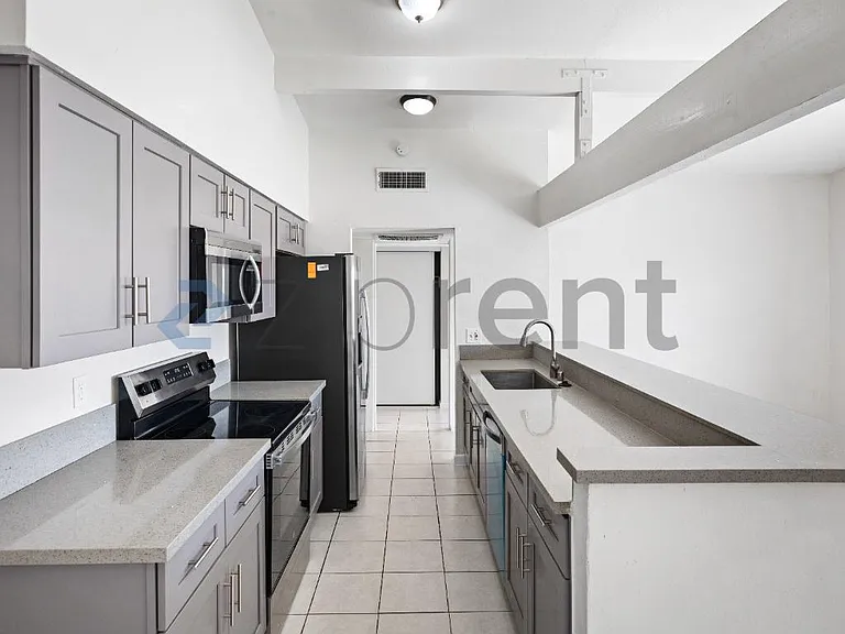 221 Milinane Dr — Photo 9