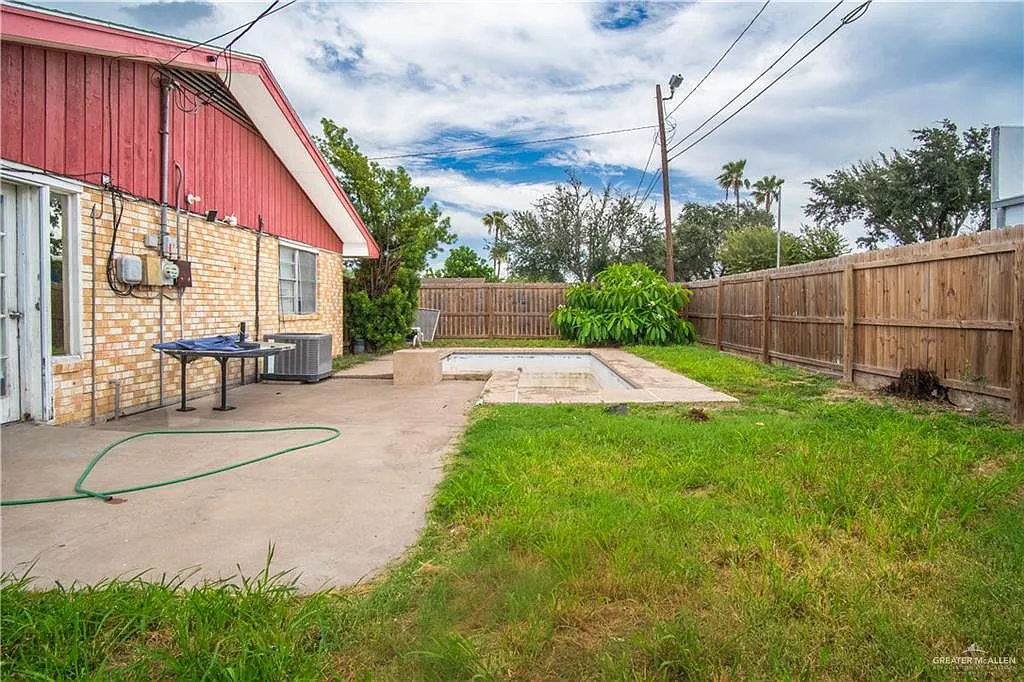 3 bed, 2.5 bath, 1360 sqft, $1,200 — Photo 3