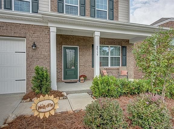 3rd image of 2539 Kinmere Dr
