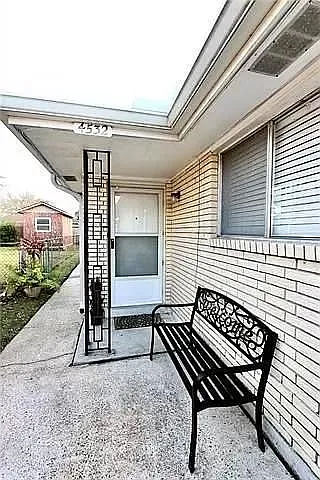 4532 King St Photo 1