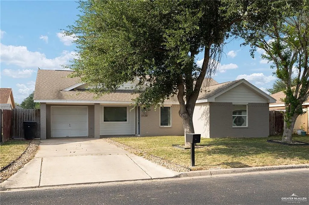 4 bed, 2.0 bath, 1212 sqft, $1,700 — Photo 1