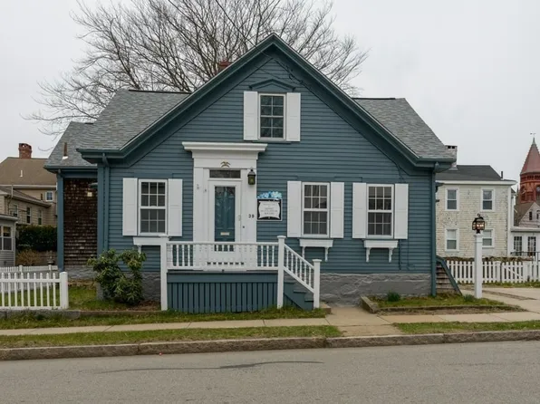 39 Middle St, Fairhaven, MA 02719