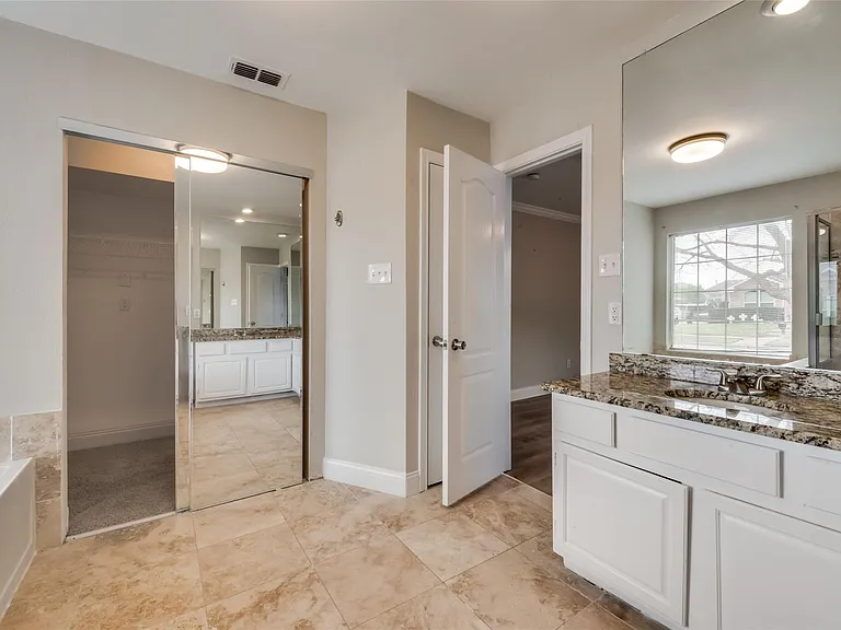 908 Stone Trail Dr — Photo 14