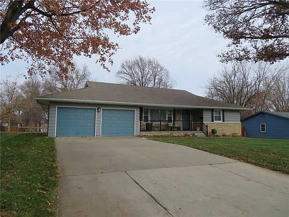 3rd image of 4 Crestview Dr