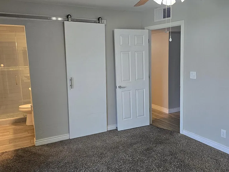 1133 E Butler Dr — Photo 5
