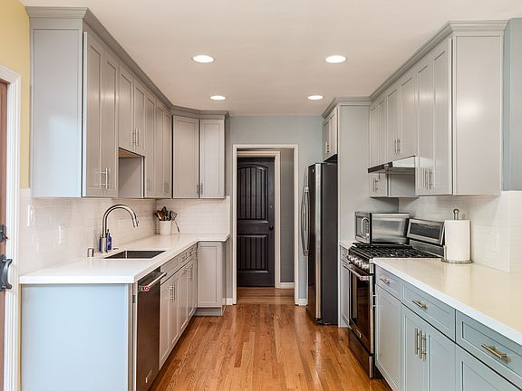 5th image of 1210 Loring St