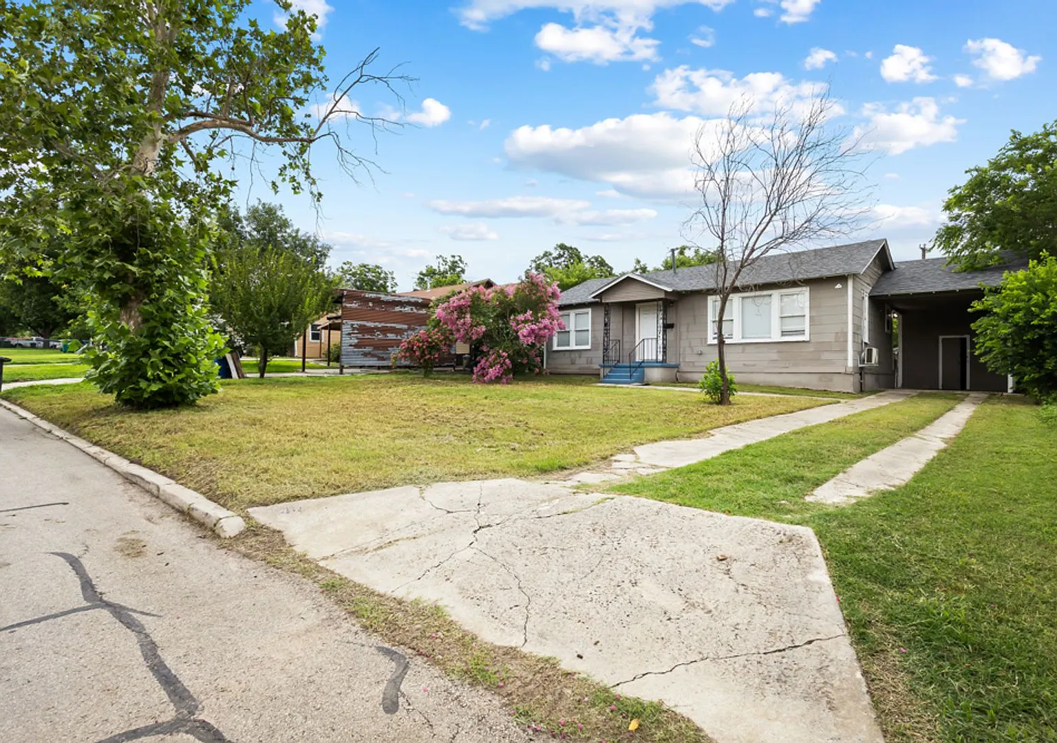 Updated Home Huge Backyard Minutes to Brooks City Base & Downtown San Antonio — Photo 2