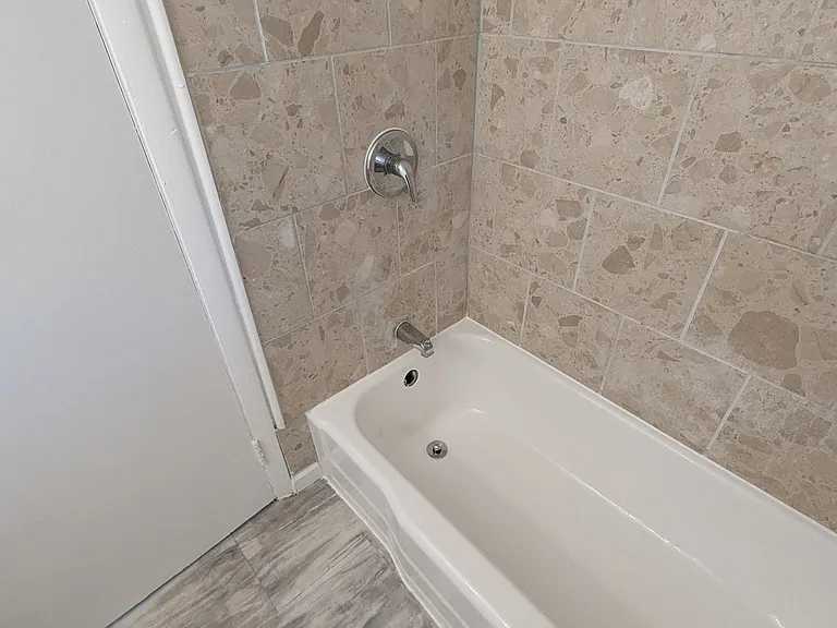 534-582 Denise Rd — Photo 10