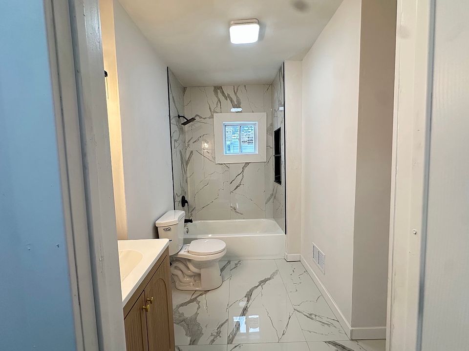 1st image of 4024 Poe Ave