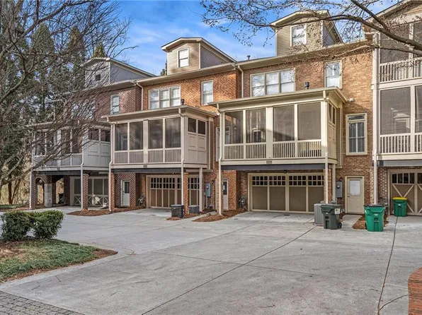 1075 Charles Towne Sq, Sandy Springs, GA 30328
