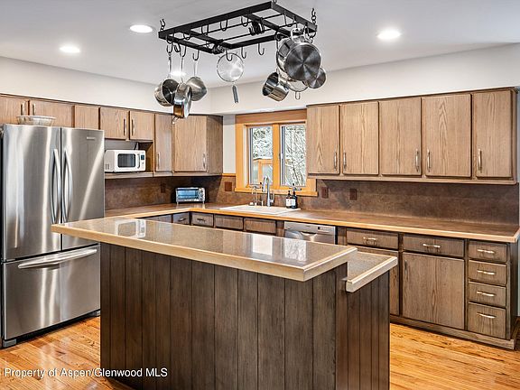 5th image of 517 W 13th St