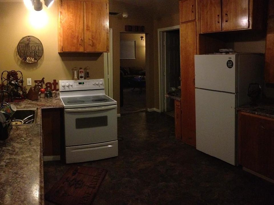 2nd image of 1207 S Coeur Dalene St