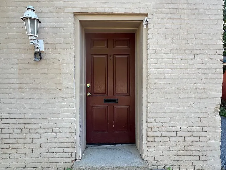 5 Chestnut Ave — Photo 1