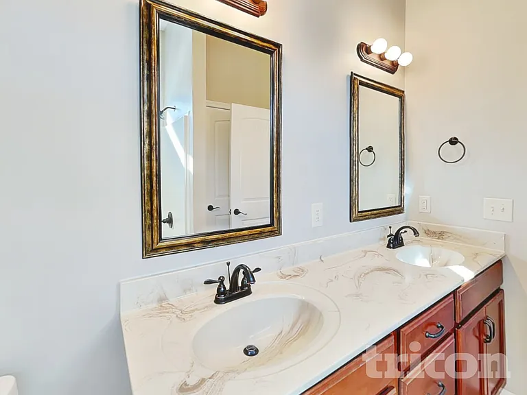 1862 Camelot Dr — Photo 9