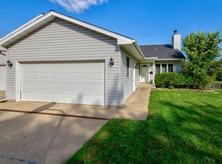 714 Elsie Ave, Crest Hill, IL 60403