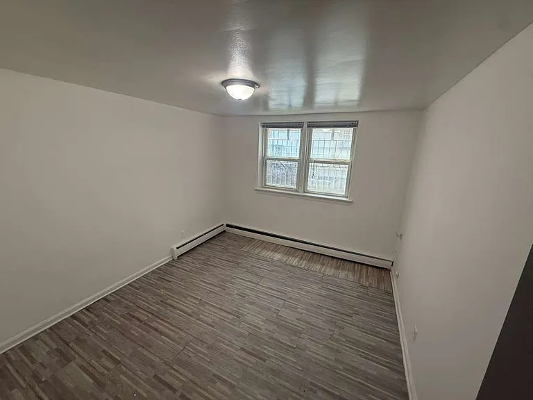 293 Parker St #3 — Photo 6