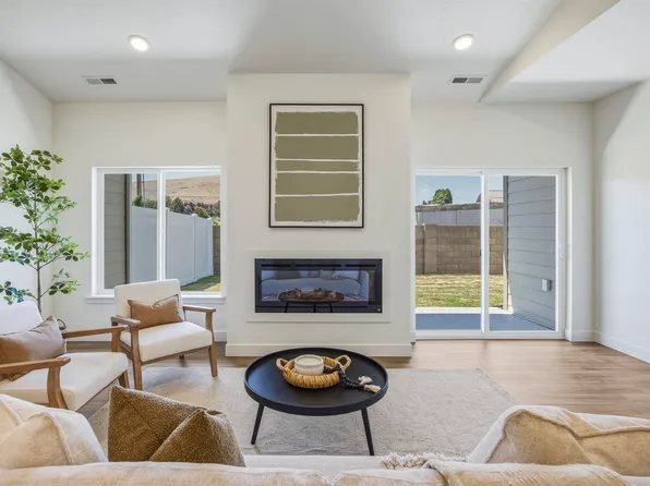 4545 Grove Ct, West Richland, WA 99353