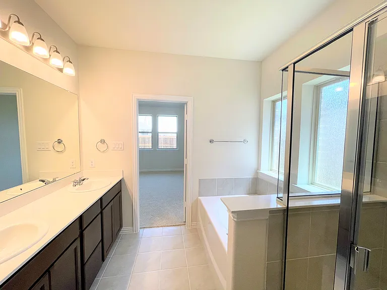 3201 Riverlawn Dr — Photo 15