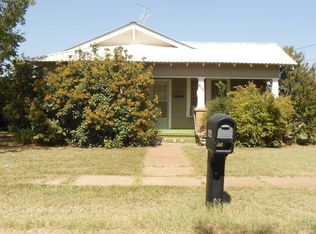 604 Tinkle St, Winters, TX 79567