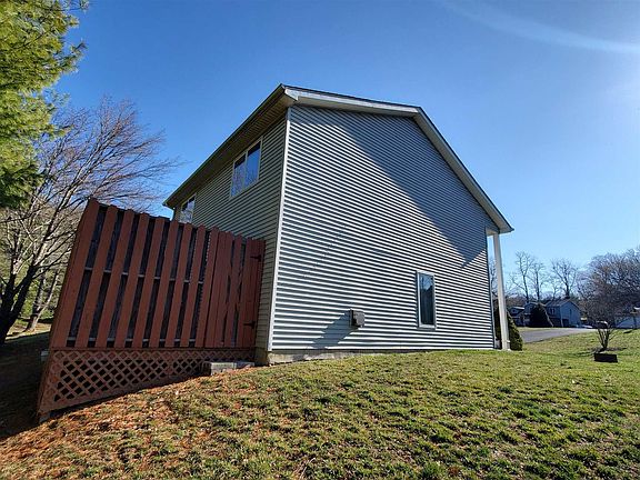 4th image of 108 Silverleaf Ln