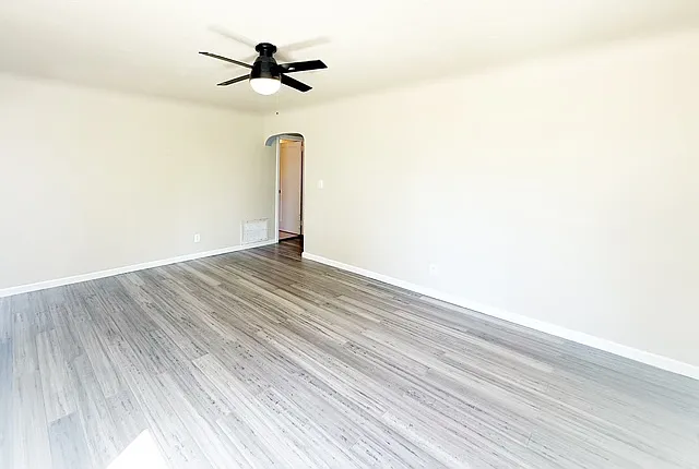 821 S Summit Ave — Photo 4