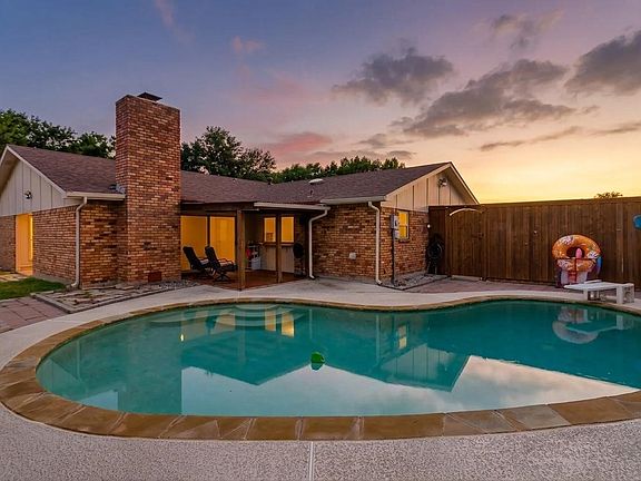 2nd image of 5009 Middleton Cir