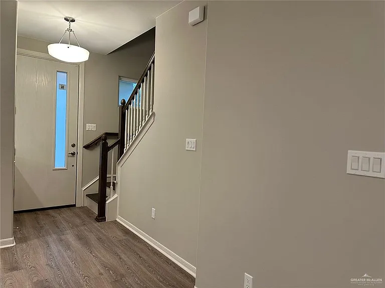 1313 Xavier Ave — Photo 3