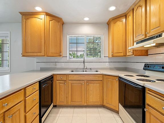 2nd image of 1107 E Belle Meadows Way