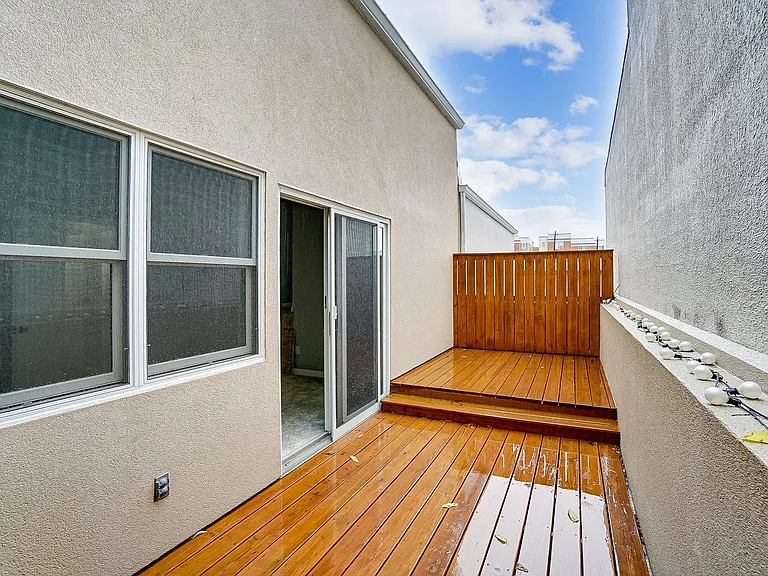 114 E Corry St — Photo 32