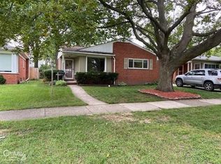 2807 Oliver Rd, Royal Oak, MI 48073