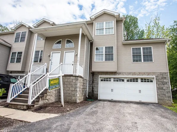 4165 Wood Hills Dr #C9, Erie, PA 16510