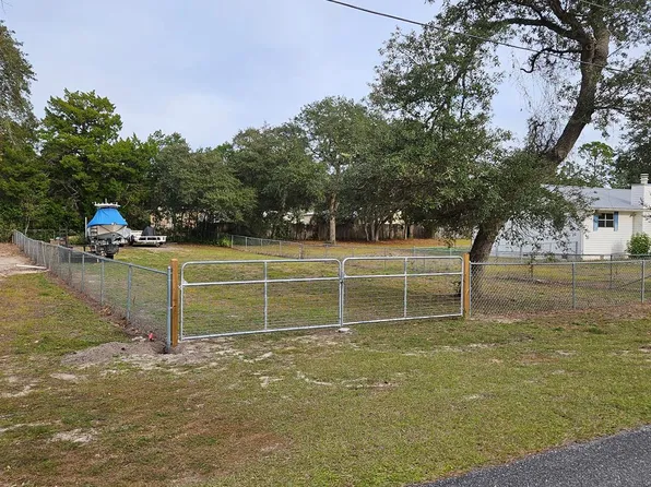 127 Delaware St, Carrabelle, FL 32322