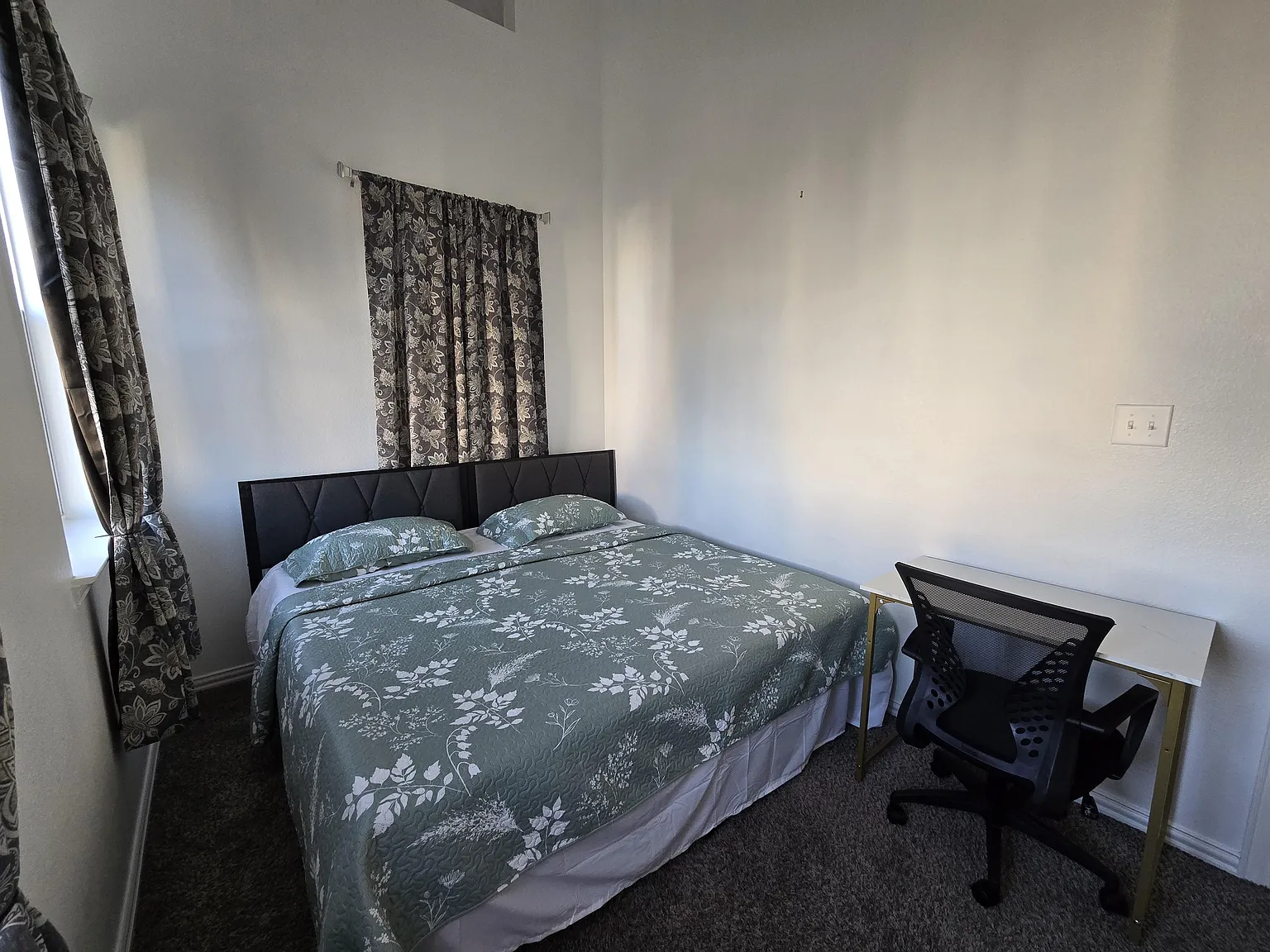 4 bed, 3.0 bath, 1950 sqft, $1,274 — Photo 4