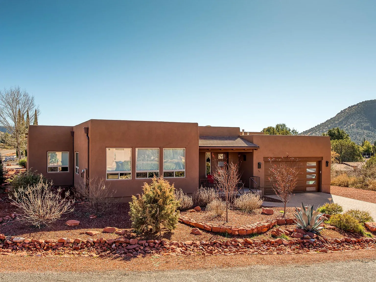 3 bed, 2472 sqft, $5,000 — Photo 1