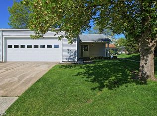 137 Cistus Plz, Monroe Township, NJ 08831