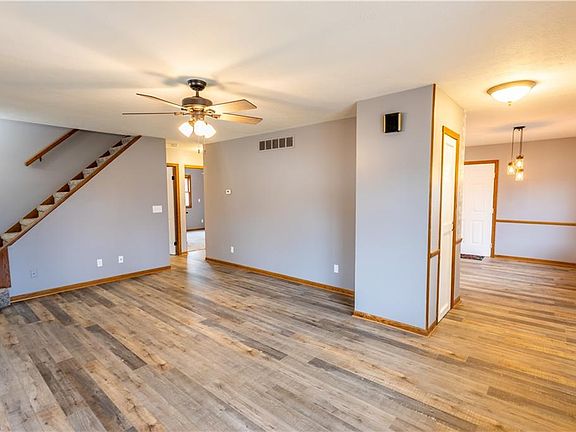 3rd image of 1428 Pin Oak Dr