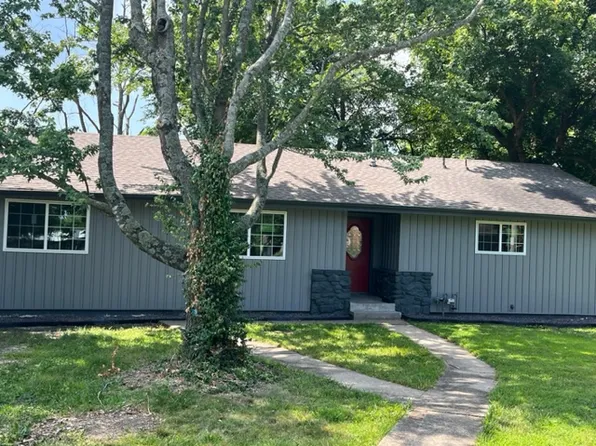 310 W Broad St, Republic, MO 65738