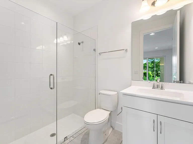 12546 Gross Pointe Dr — Photo 17