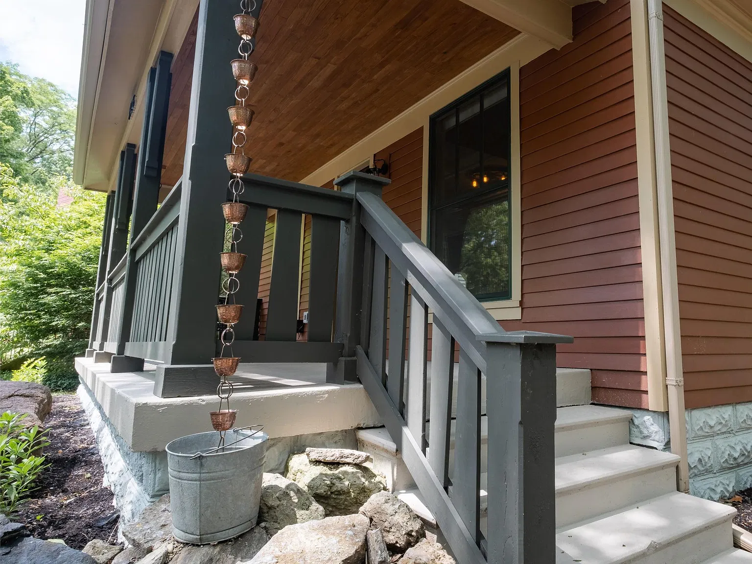 1925 Heritage Point Dr — Photo 2