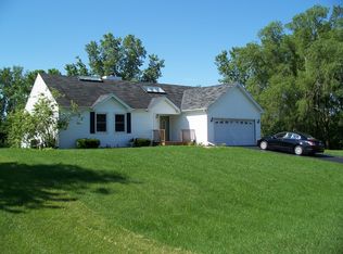 7505 Deer Run Trl, Roscoe, IL 61073