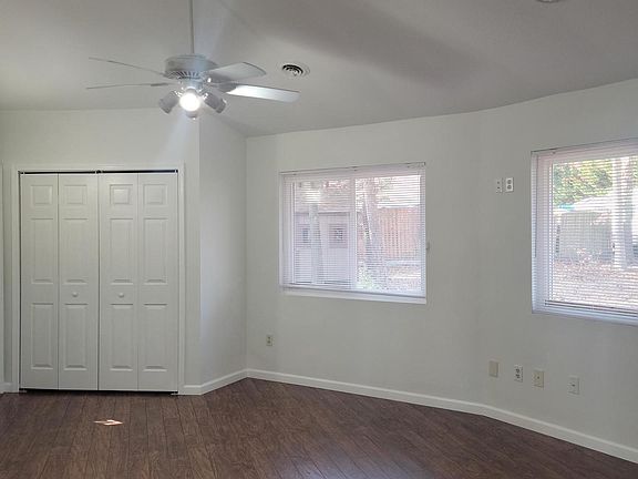 4th image of 53 Mayflower Dr