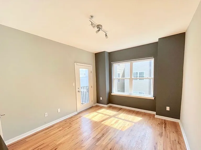 533 Budd St #2C — Photo 6