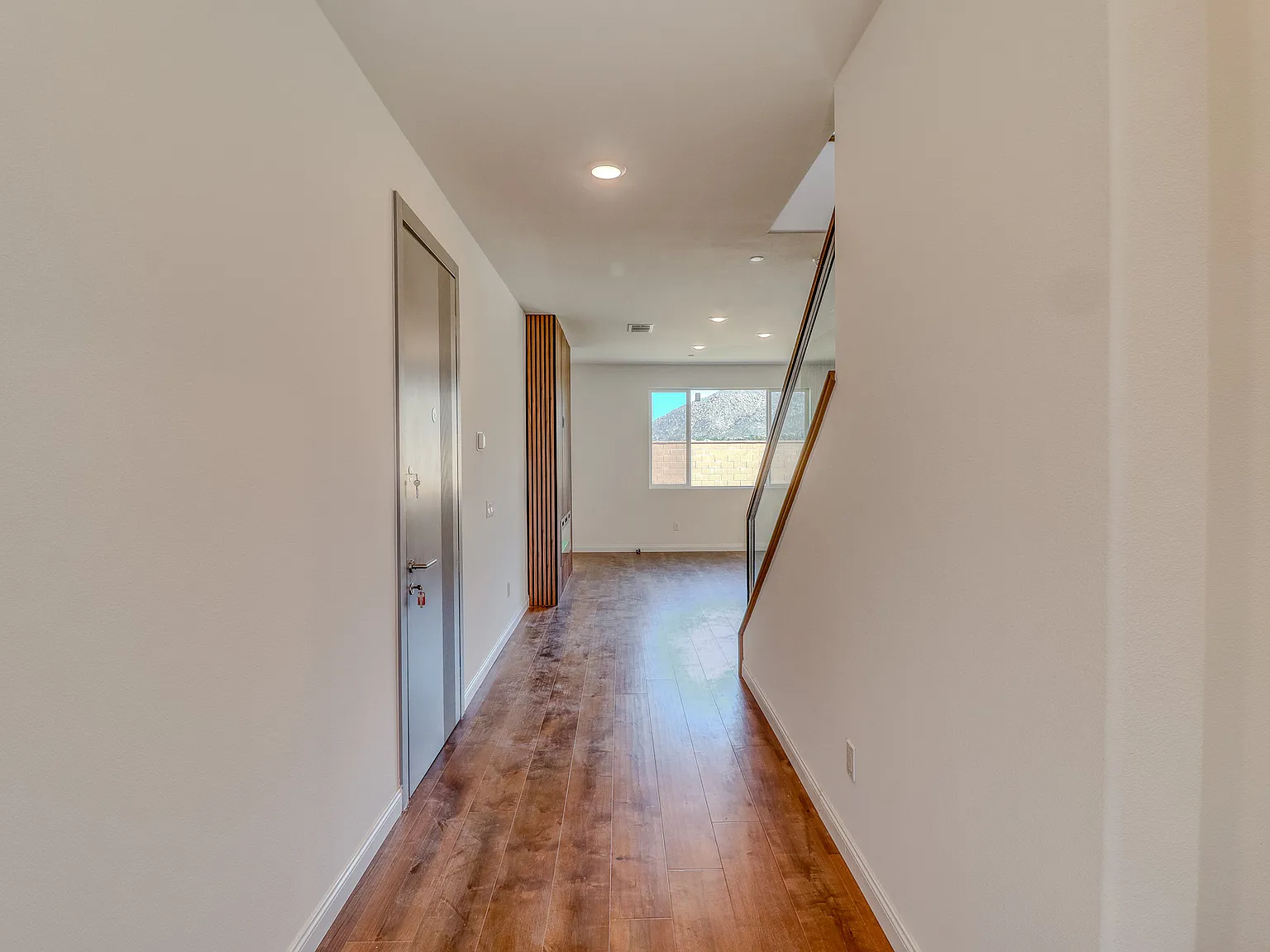 4 bed, 2553 sqft, $4,600 — Photo 2