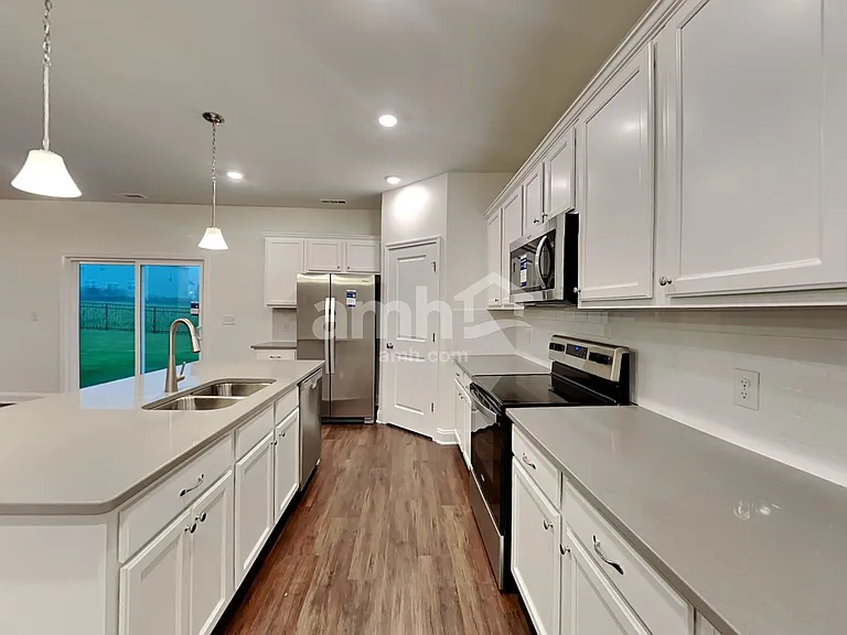 3557 Leeville Pike — Photo 3