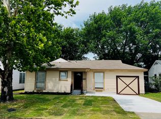 1026 SW 3rd St, Grand Prairie, TX 75051