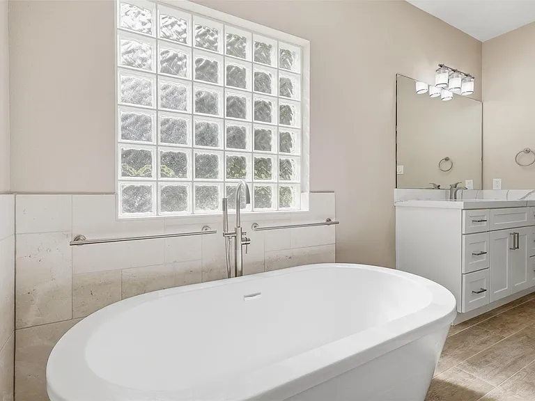 59 Champion Villa Dr — Photo 20