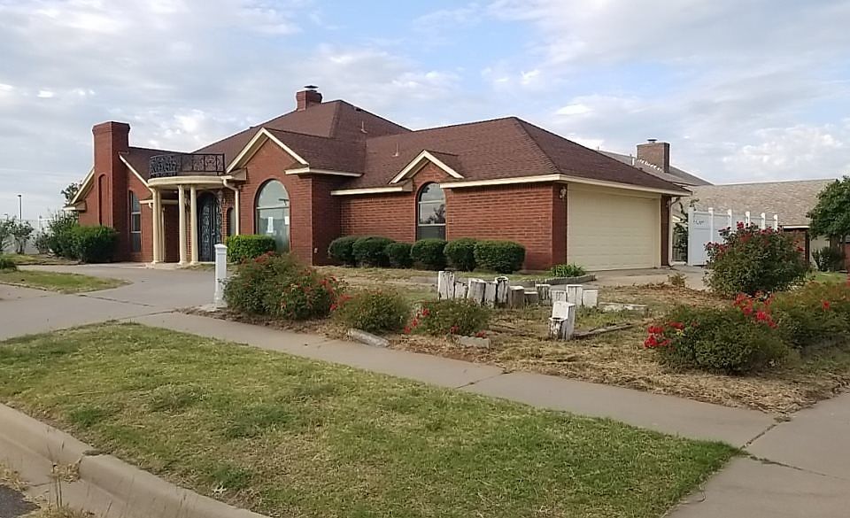 1st image of 2202 NW 72nd St