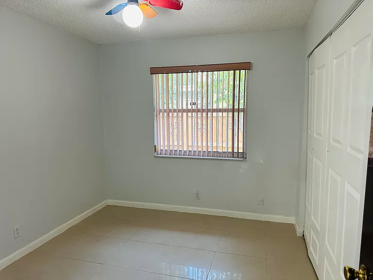 926 N C St — Photo 9