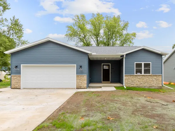 616 11th Ave, Wisconsin Dells, WI 53965